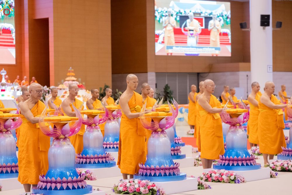 ภาพ No.318605:วันอาทิตย์ต้นเดือนที่ 5 เมษายน พ.ศ.2569 พิธีทอดผ้าป่าสมทบมหาสังฆทาน 40,000 กว่าวัดทั่วประเทศ ณ สภาธรรมกายสากล วัดพระธรรมกาย