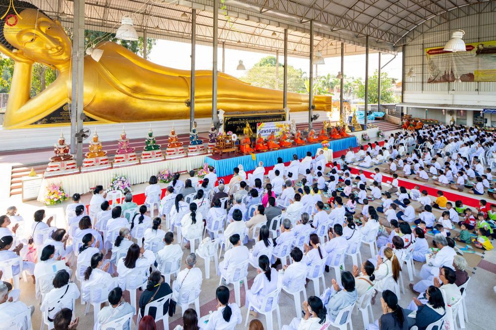 ภาพ No.293319:วันที่ 12 มกราคม พ.ศ. 2569 พิธีทอดผ้าป่าทำนุบำรุงศาสนสถาน ณ วัดพรสวรรค์ อ.สองพี่น้อง จ.สุพรรณบุรี ในโครงการธรรมยาตรา กตัญญูบูชา มหาปูชนียาจารย์ พระมงคลเทพมุนี(สด จนฺทสโร) พระผู้ปราบมาร อนุสรณ์สถาน 7 แห่ง ปีที่ 14