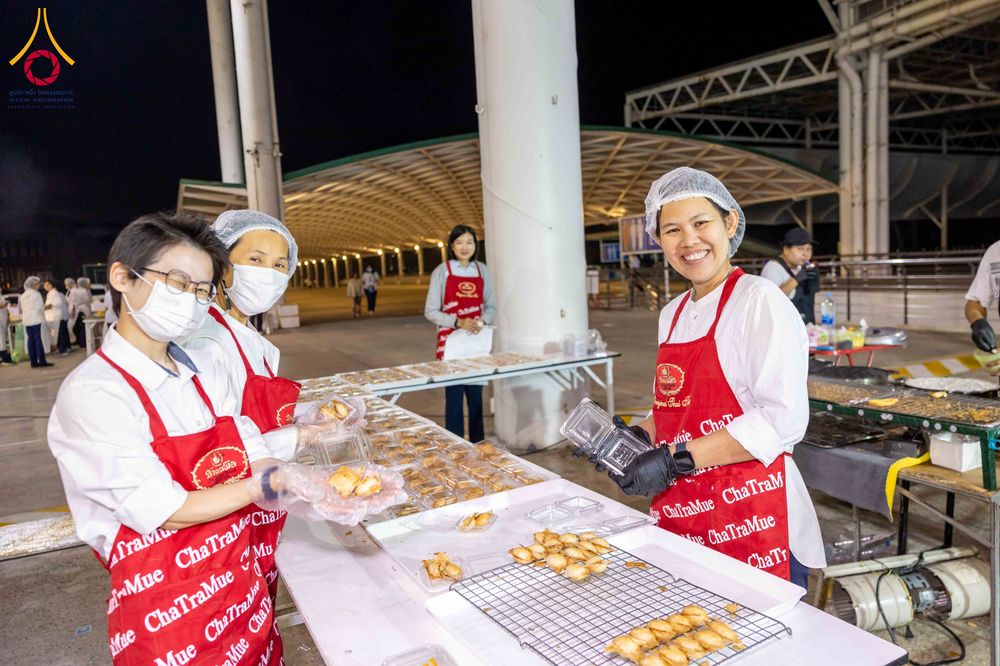 ภาพ No.306113:วันที่ 30 มกราคม พ.ศ. 2569 พิธีถวายภัตตาหารเป็นสังฆทาน แด่พระธรรมยาตรา ณ วัดพระธรรมกาย  จังหวัดปทุมธานี ในโครงการธรรมยาตรา กตัญญูบูชา มหาปูชนียาจารย์ พระมงคลเทพมุนี(สด จนฺทสโร) พระผู้ปราบมาร อนุสรณ์สถาน 7 แห่ง ปีที่ 14