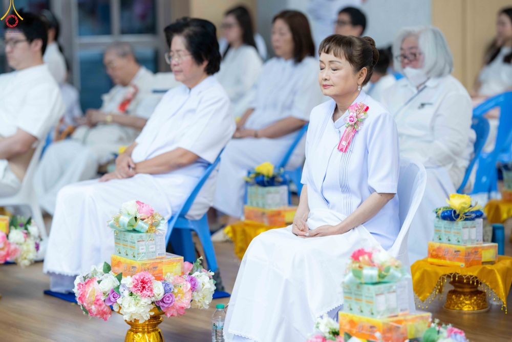 ภาพ No.343549:วันที่ 16 สิงหาคม พ.ศ.2569 พิธีถวายคิลานเภสัช และอุปกรณ์ทางการแพทย์ ณ ห้องแก้วสารพัดนึก2 วัดพระธรรมกาย