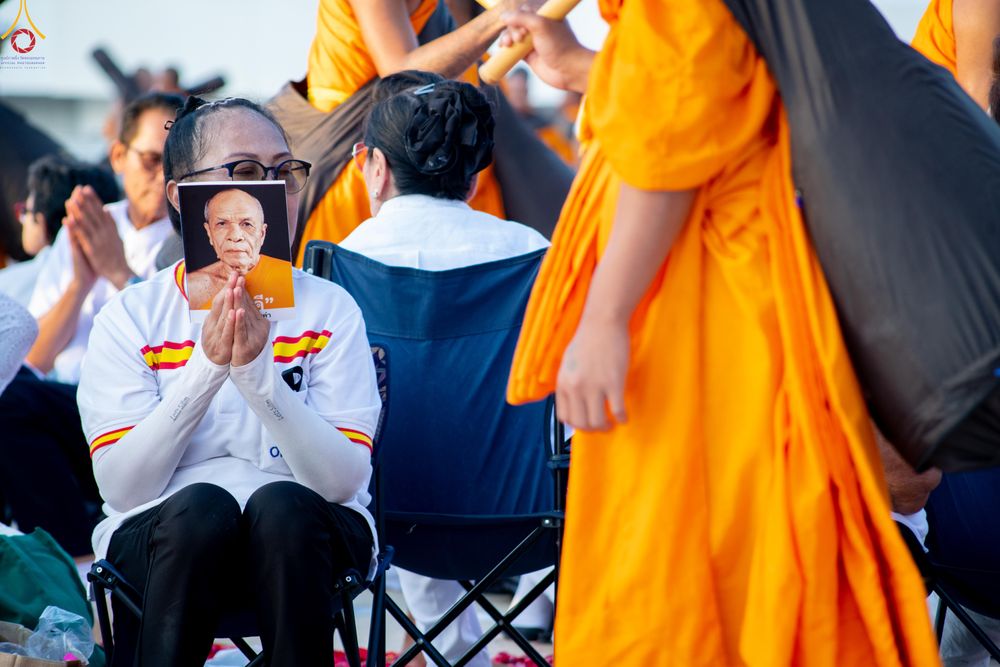 ภาพ No.290551:วันที่ 7 มกราคม พ.ศ. 2569 พิธีต้อนรับพระธรรมยาตรา ณ อนุสรณ์สถานลำดับที่ 2  สถานที่ตั้งมโนปณิธานบวชตลอดชีวิต อนุสรณ์สถานคลองบางนางแท่น (ภาพชุดที่ 2) อ.สามพราน จ.นครปฐม ในโครงการธรรมยาตรา กตัญญูบูชา มหาปูชนียาจารย์ พระมงคลเทพมุนี(สด จนฺทสโร) พระผู้ปราบมาร 