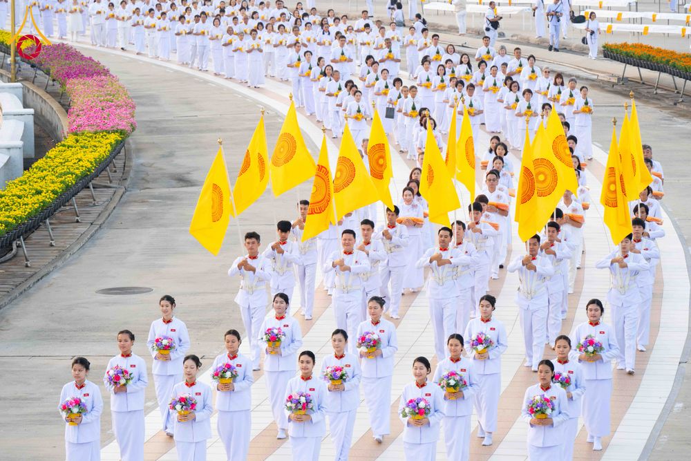 ภาพ No.320797:วันเสาร์ที่ 11 เมษายน พ.ศ.2569 พิธีเวียนประทักษิณ พิธีวันทาเจดีย์ โครงการอุปสมบทหมู่ บูชาธรรมหลวงพ่อธัมมชโย พ.ศ.2569 โครงการอุปสมบทหมู่ธรรมทายาท ระดับอุดมศึกษา รุ่น 53 (ภาคฤดูร้อน) ณ วัดพระธรรมกาย ปทุมธานี