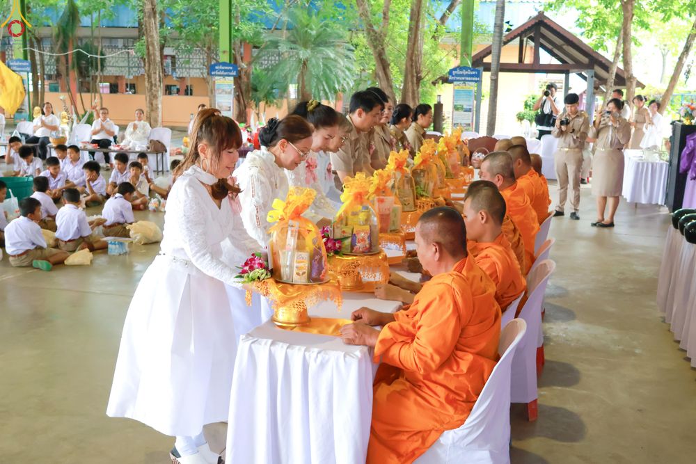 ภาพ No.333649:วันพฤหัสบดี ที่ 11 มิถุนายน พ.ศ.2569 โครงการตักบาตรปลื้มใจ" เนื่องในวันไหว้ครู  ณ โรงเรียนธนสิทธิ์อนุสรณ์ อ.บางพลี จ.สมุทรปราการ