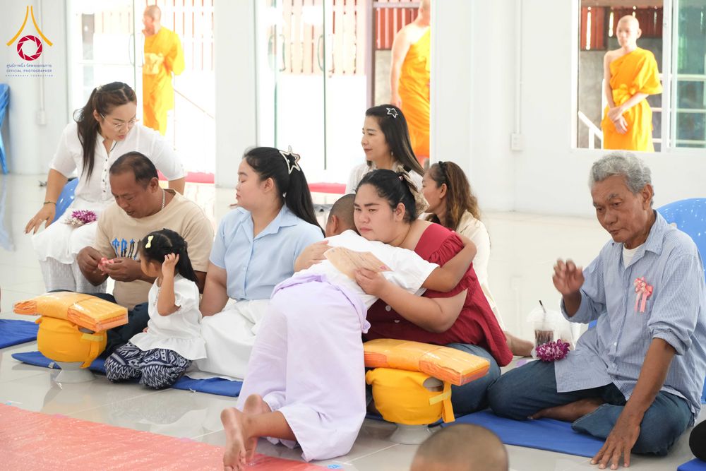 ภาพ No.319653:วันเสาร์ที่ 4 เมษายน พ.ศ.2569 พิธีขอขมา มอบผ้าไตร บรรพชาสามเณร ศูนย์อบรมเยาวชนนครปฐม