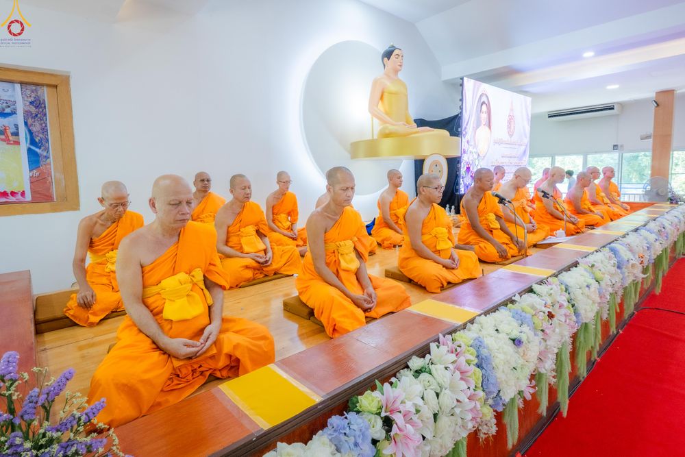 ภาพ No.331662:วันพุธที่ 3 มิถุนายน พ.ศ.2569 พิธีทอดผ้าป่า ปฏิบัติธรรมกลั่นแผ่นดิน พิธีโปรยรัตนชาติ  และ พิธีตอกเสาเข็ม มงคลต้นแรก สถาปนา "องค์พระเจดีย์เพื่อสร้างสันติภาพโลก"  องค์แรก ครั้งแรกของลำปาง ประตูสู่ภาคเหนือ  ณ ศูนย์ปฏิบัติธรรมเถินเทิดธรรม อ.เถิน จ.ลำปาง