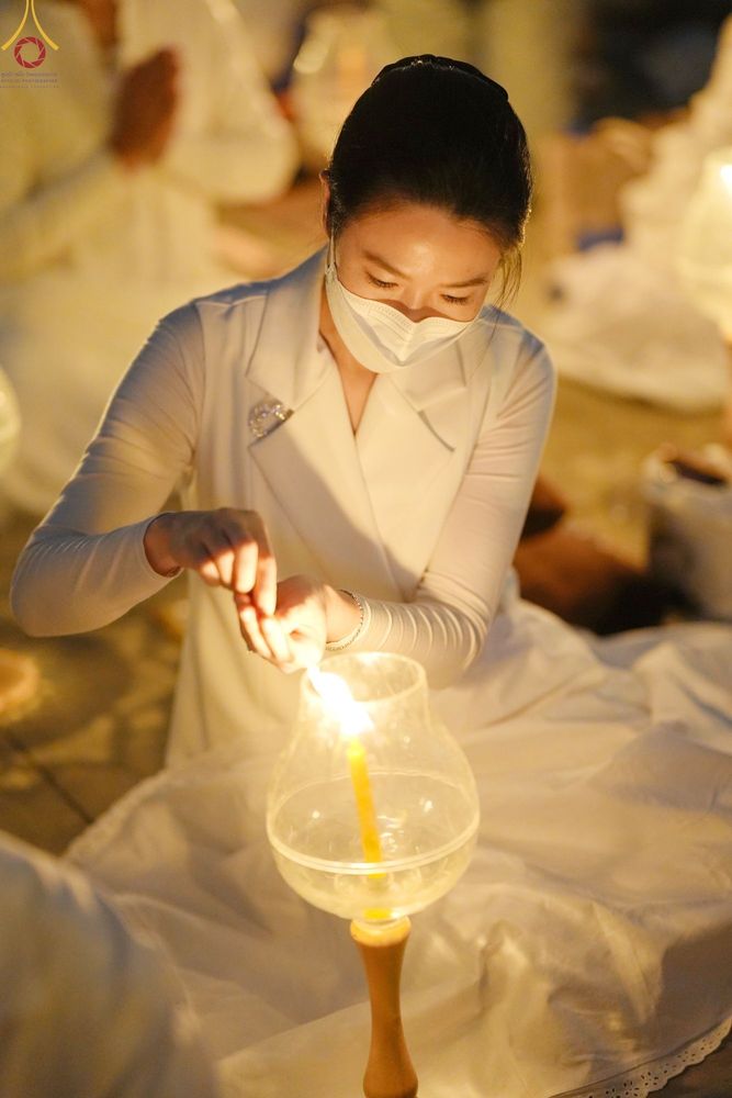 ภาพ No.75386:พิธีจุดประทีปถวายเป็นพุทธบูชา และบูชาธรรมมหาปูชนียาจารย์ ในโครงการธรรมยาตรากตัญญูบูชา มหาปูชนียาจารย์ พระมงคลเทพมุนี(สด จนฺทสโร) พระผู้ปราบมาร ปีที่ 11 ณ อนุสรณ์สถานลำดับที่ 7 สถานที่ขยายวิชชาธรรมกาย วัดพระธรรมกาย จ.ปทุมธานี วันที่ 31 มกราคม พ.ศ. 2566