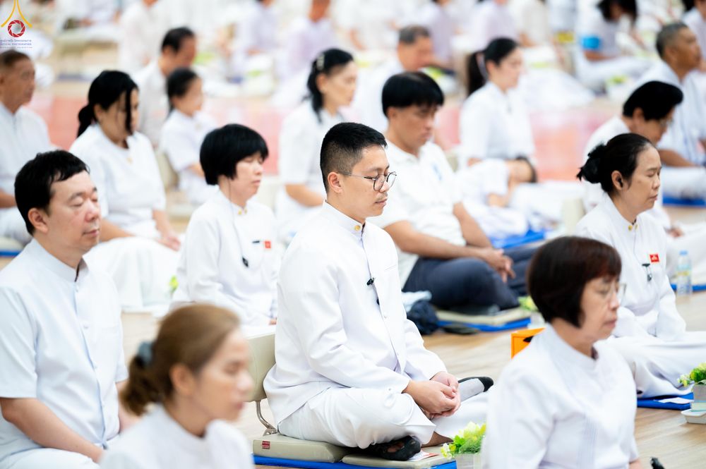 ภาพ No.329031:วันอาทิตย์ที่ 17 พฤษภาคม พ.ศ.2569 พิธีร่วมบุญการศึกษาพระภิกษุสามเณร (หนังสือบาลี นักธรรม ทางก้าวหน้า World-Pec) ณ ห้องแก้วสารพัดนึก 2 วัดพระธรรมกาย