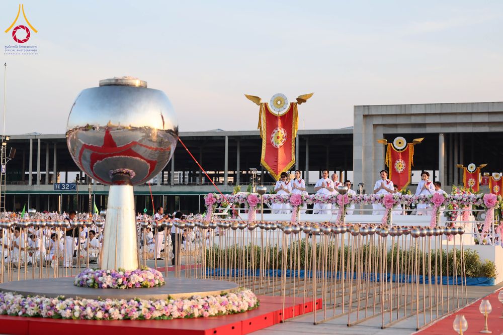 ภาพ No.312028:วันอังคารที่ 3 มีนาคม พ.ศ.2569 พิธีเวียนประทักษิณและจุดมาฆประทีป ณ ลานธรรมพระมหาธรรมกายเจดีย์ วัดพระธรรมกาย