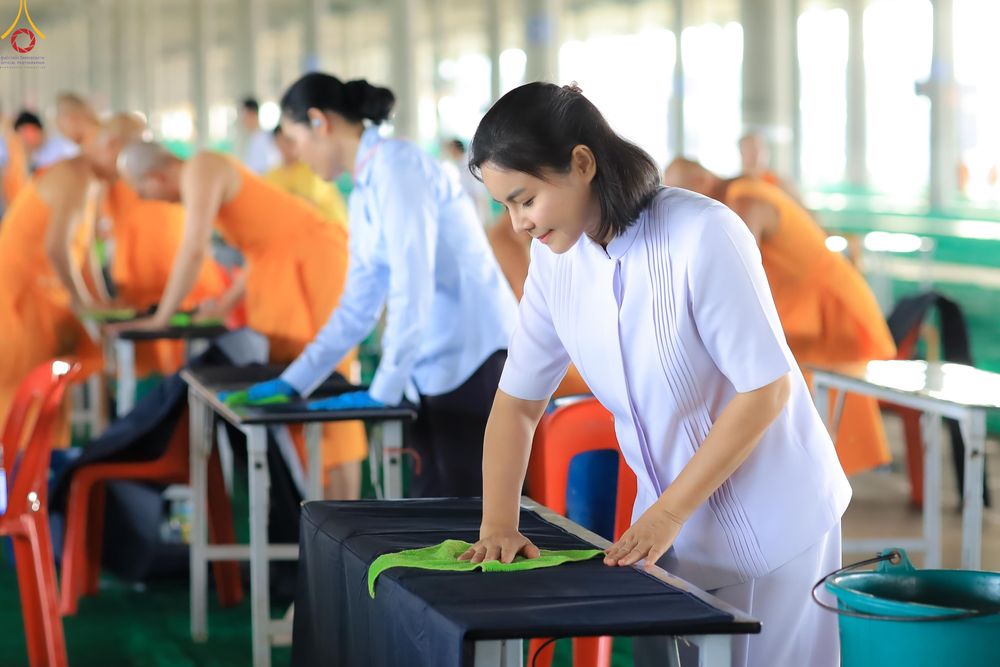 ภาพ No.322709:วันที่ 15-18 เมษายน พ.ศ.2569 การเเตรียมโต๊ะฉัน , เตรียมจุดพักค้าง , เรียงเก้าอี้ , เรียงกล่องไทยธรรม  เพื่องานถวายมหาสังฆทาน 40,000 กว่าวัดทั่วประเทศ วันคุ้มครองโลก 22 เมษายน พ.ศ.2569 วัดพระธรรมกาย