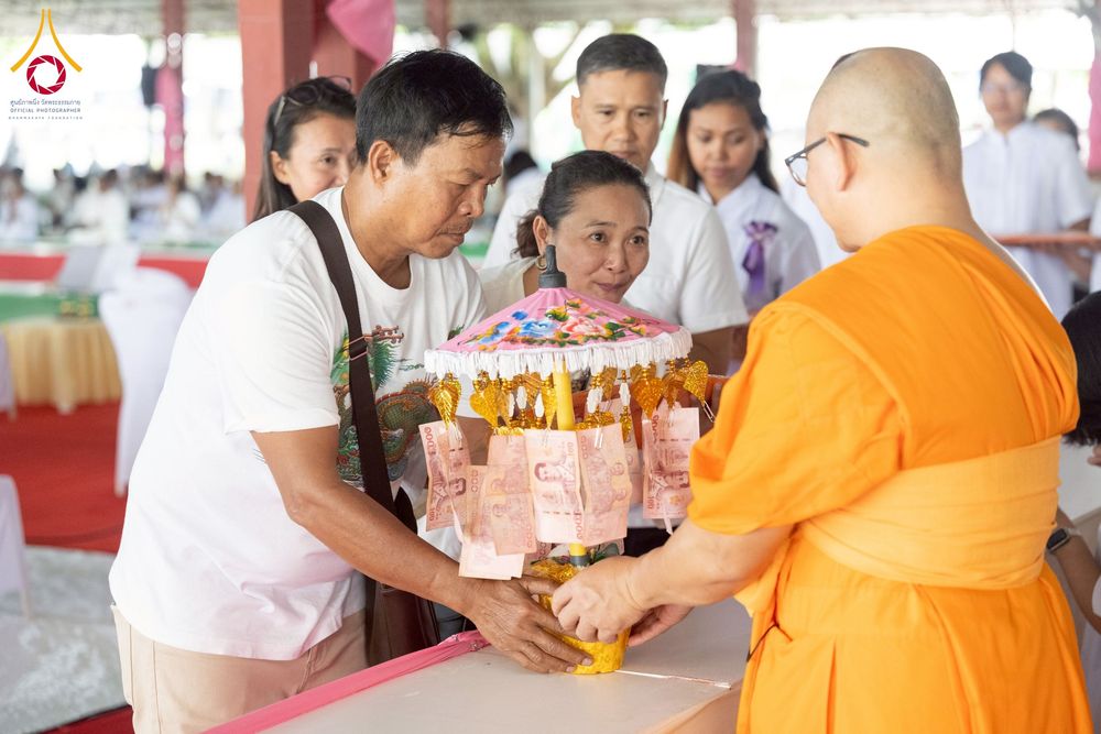 ภาพ No.250240:วันอังคารที่ 7 ตุลาคม พ.ศ. 2568 พิธีทอดผ้าป่าเพื่อสร้าง "ลานอเนกประสงค์พญานาค 4 ตระกูล" ณ พุทธอุทยานนานาชาติ อ.โพนพิสัย จ.หนองคาย