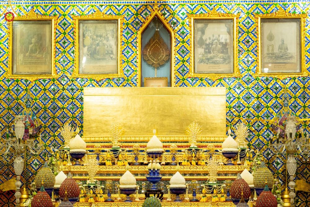 ภาพ No.201256:พระธรรมยาตราปฏิบัติธรรม และถ่ายภาพหมู่ประวัติศาสตร์ ณ อาคารธรรมยาตรา กตัญญูบูชามหาปูชนียาจารย์  ตรงข้ามวัดปากน้ำภาษีเจริญ จ.กรุงเทพมหานคร ในโครงการธรรมยาตรา กตัญญูบูชา มหาปูชนียาจารย์ พระมงคลเทพมุนี(สด จนฺทสโร) พระผู้ปราบมาร อนุสรณ์สถาน 7 แห่ง ปีที่ 13