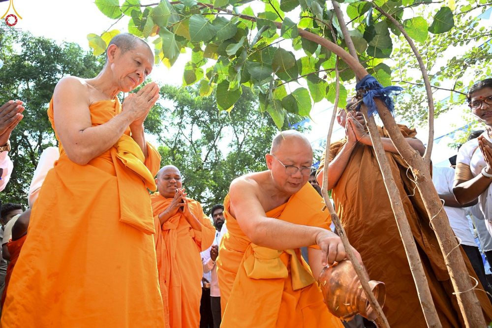 ภาพ No.263320:วันที่ 16 ตุลาคม พ.ศ. 2568 กฐินสมทบหลวงพ่อ ธัมมชโย ถวายแด่ วัดพุทธตรีรัตนะ วิหาร , เมือง ดร อัมเบ็ดการ์ นาการ์ นันเดท  รัฐมหาราษฎร์  ประเทศอินเดีย 