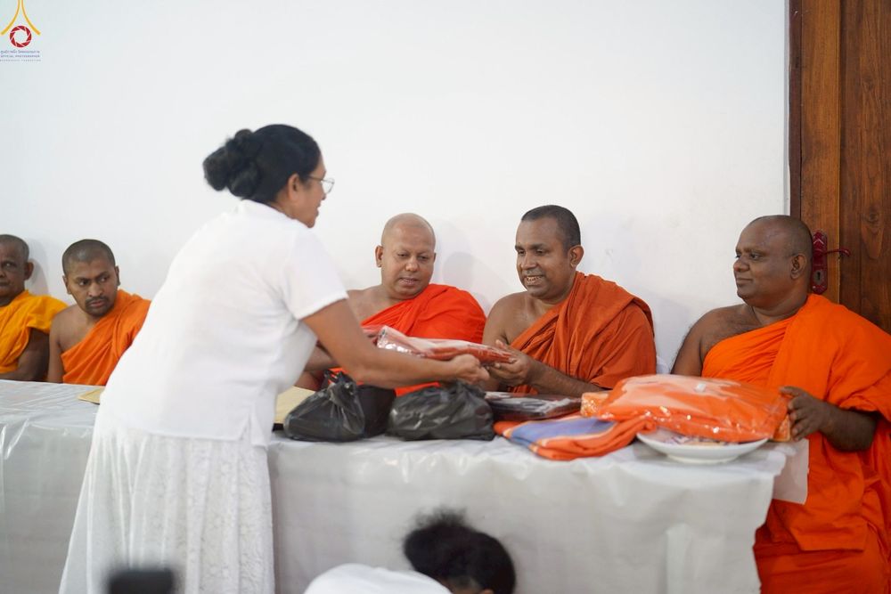 ภาพ No.264869:วันที่ 18 ตุลาคม พ.ศ. 2568 กฐินสมทบต่างประเทศ บูชาธรรม 81 ปี  หลวงพ่อธัมมชโย วัดพระธรรมกาย  ณ วัดกาลัลปิติยะ ปุราณะ วิหาร ประเทศศรีลังกา 