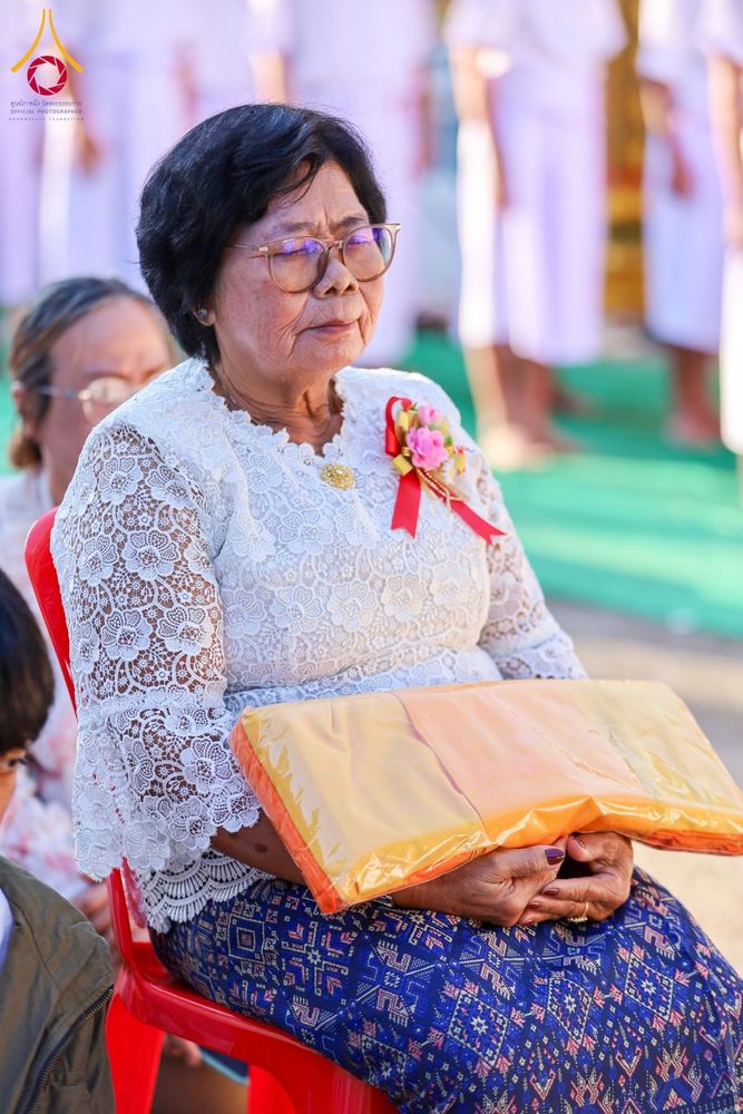 ภาพ No.181206:พิธีบรรพชาอุปสมบท ณ วัดเกาะแก้วประชานุรักษ์ ต.ชัยนาม อ.วังทอง จ.พิษณุโลก ในโครงการบรรพชาอุปสมบท บูชาธรรมมหาปูชนียาจารย์ วันที่ 8 ธันวาคม พ.ศ. 2567