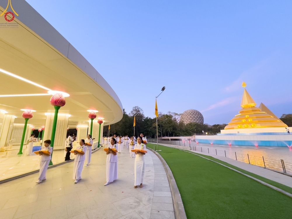 ภาพ No.199625:โครงการอุปสมบทหมู่บูชาธรรม 116 ปี คุณยายอาจารย์มหารัตนอุบาสิกาจันทร์ ขนนกยูง โครงการอุปสมบทหมู่ธรรมทายาท ระดับอุดมศึกษา รุ่นที่ 51 ภาคฤดูหนาว  ณ โบสถ์พระไตรปิฏก วัดพระธรรมกาย จ.ปทุมธานี  วันที่ 11 มกราคม พ.ศ. 2568 โดยมีพระครูปลัดรัตนวีรวัฒน์ เจ้าอาวาสวัด