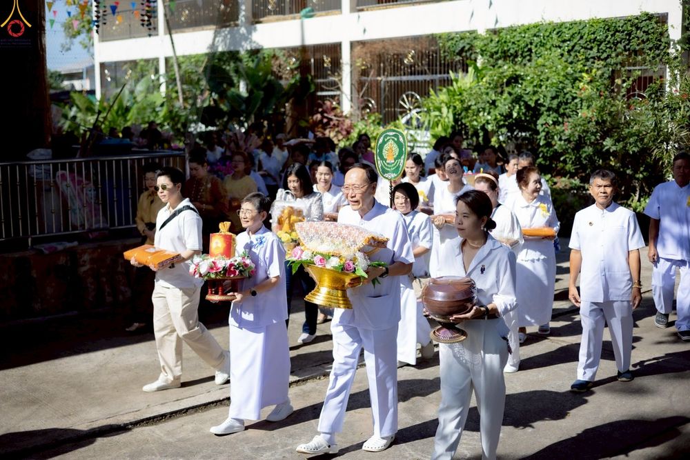 ภาพ No.257654:วันที่ 18 ตุลาคม พ.ศ. 2568 พิธีทอดกฐินสามัคคีทั่วไทย 30,000 วัด โดยคณะศิษยานุศิษย์ บูชาธรรม 81 ปี หลวงพ่อธัมมชโย ณ วัดหัวหิน บ้านสะอาด อ.เมือง จ.ขอนแก่น