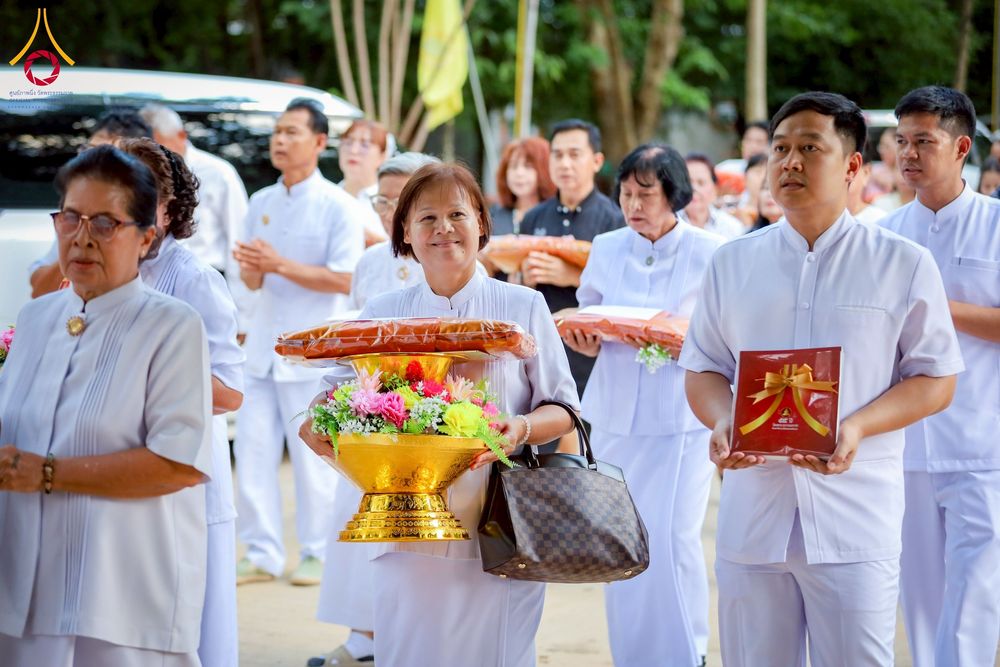 ภาพ No.275343:วันที่ 4 พฤศจิกายน พ.ศ. 2568 พิธีทอดกฐินสามัคคีทั่วไทย ณ วัดโพธิ์ทอง ต.บางระกำ อ.บางระกำ จ.พิษณุโลก โดยคณะศิษยานุศิษย์ บูชาธรรม 81 ปี หลวงพ่อธัมมชโย