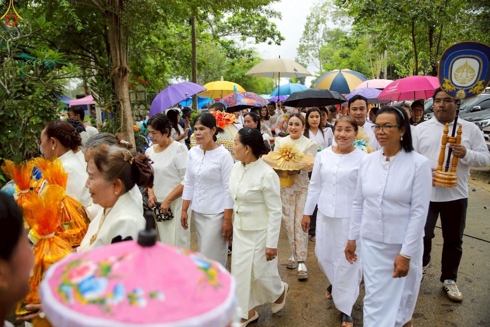 ภาพ No.271853:วันที่ 30 ตุลาคม พ.ศ. 2568 พิธีทอดกฐินสามัคคีทั่วไทย ณ วัดกาฬสินธุ์ ต.ประสงค์ อ.ท่าชนะ จ.สุราษฎร์ธานี โดยคณะศิษยานุศิษย์ บูชาธรรม 81 ปี หลวงพ่อธัมมชโย