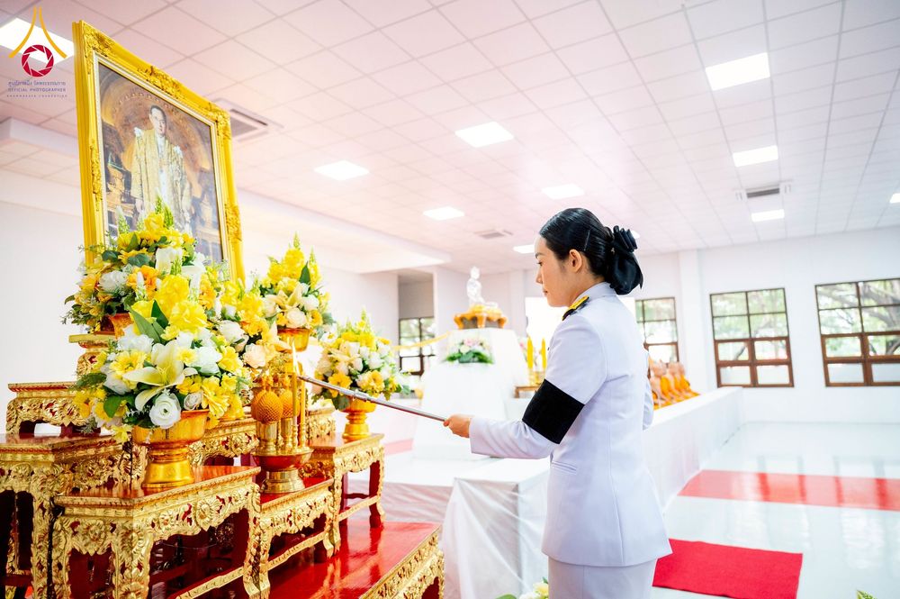 ภาพ No.275971:วันที่ 5 ธันวาคม พ.ศ. 2568 พสกนิกรอำเภอคลองหลวง พร้อมใจบำเพ็ญกุศลอุทิศถวาย “ในหลวงรัชกาลที่ 9” น้อมรำลึกในพระมหากรุณาธิคุณ เนื่องในวันคล้ายวันพระบรมราชสมภพ วันชาติ และวันพ่อแห่งชาติ ณ อาคารปลูกศรัทธา 2 วัดพระธรรมกาย อำเภอคลองหลวง จังหวัดปทุมธานี