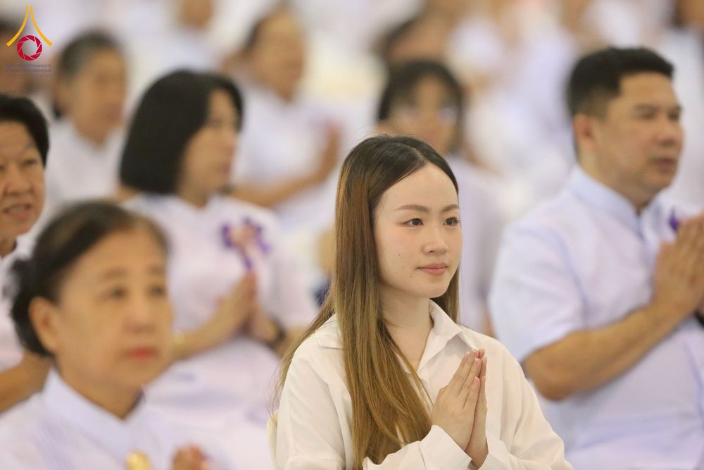 ภาพ No.215256:วันอาทิตย์ต้นเดือนที่ 6 เมษายน พ.ศ. 2568 พิธีบูชาข้าวพระ สภาธรรมกายสากล วัดพระธรรมกาย