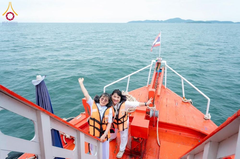 ภาพ No.183554:พิธีทอดกฐิน ณ วัดใหม่สำราญ(เกาะล้าน) อ.บางละมุง จ.ชลบุรี ในโครงการทอดกฐินสามัคคีทั่วไทย 30,000 วัด บูชาธรรม 80 ปี หลวงพ่อธัมมชโย โดยคณะศิษยานุศิษย์วัดพระธรรมกาย วันที่ 28 ตุลาคม พ.ศ. 2567