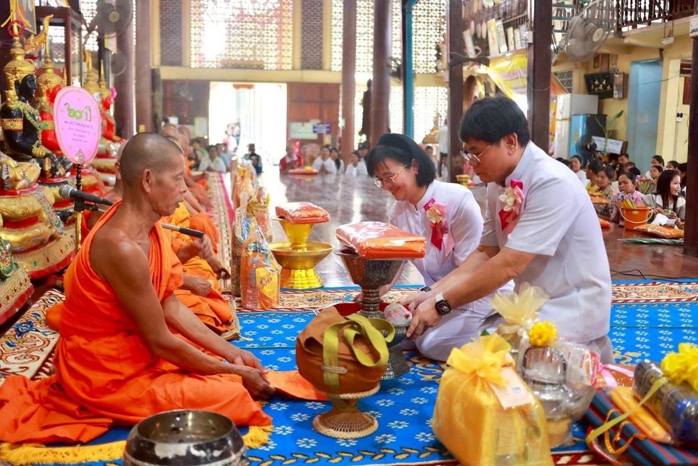 ภาพ No.271288:วันที่ 12 ตุลาคม พ.ศ. 2568 พิธีทอดกฐินสามัคคีทั่วไทย ณ วัดสาธุชนาราม อ.อัมพวา จ.สมุทรสงคราม โดยคณะศิษยานุศิษย์ บูชาธรรม 81 ปี หลวงพ่อธัมมชโย