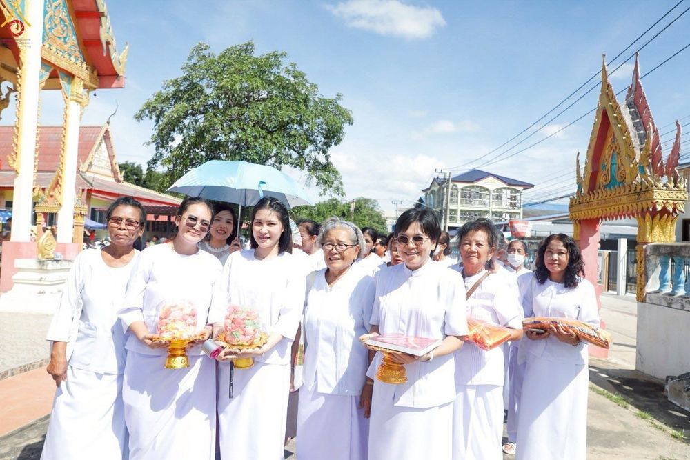 ภาพ No.257105:วันที่ 17 ตุลาคม พ.ศ. 2568 พิธีทอดกฐินสามัคคีทั่วไทย 30,000 วัด โดยคณะศิษยานุศิษย์ บูชาธรรม 81 ปี หลวงพ่อธัมมชโย ณ วัดใหม่คูเมือง อ.เดิมบางนางบวช จ.สุพรรณบุรี
