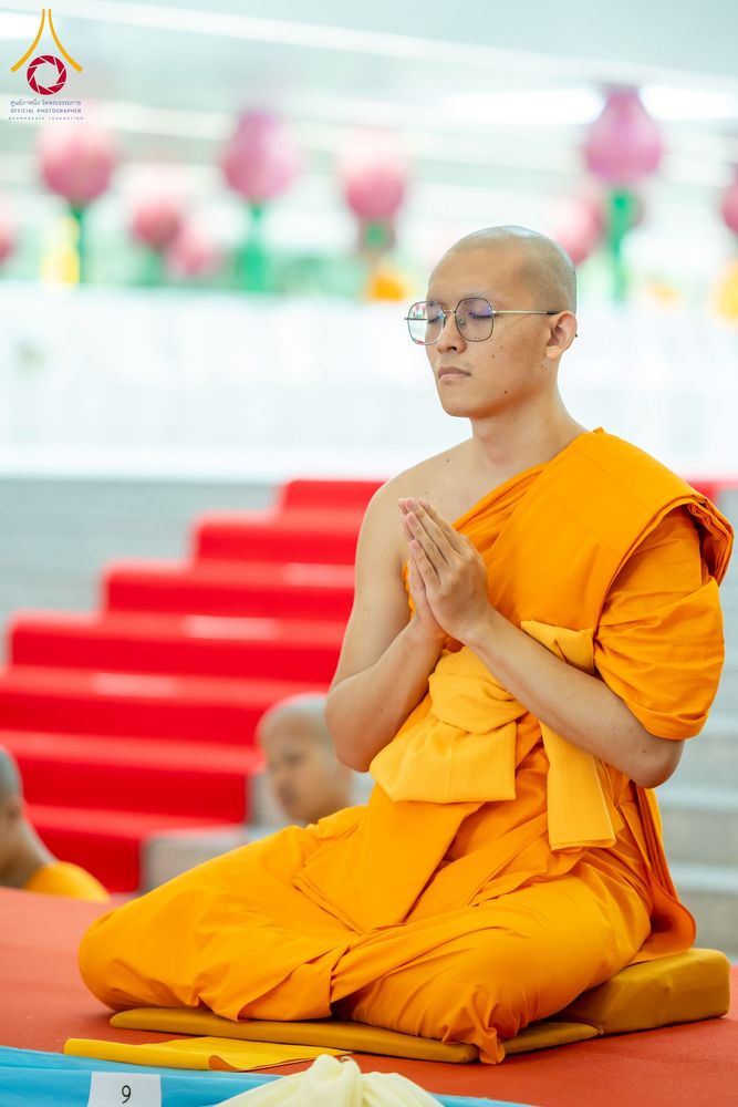 ภาพ No.223695:วันอาทิตย์ที่ 11 พฤษภาคม พ.ศ. 2568 พิธีอุปสมบทสามเณรเปรียญธรรมอุปสมบทอุทิศชีวิต 9 รูป อุบาสก 1 ท่าน ณ อุโบสถพระไตรปิฏกวัดพระธรรมกาย