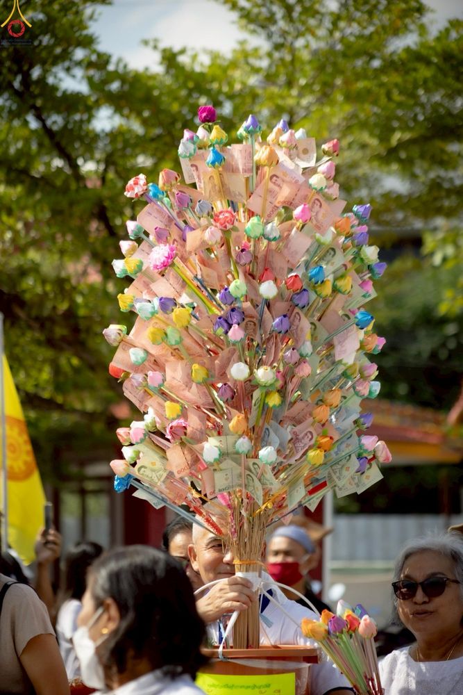 ภาพ No.267315:วันที่ 26 ตุลาคม พ.ศ. 2568 พิธีทอดกฐินสามัคคีทั่วไทย ณ วัดพรหมรังษี แขวงแสมดำ เขตบางขุนเทียน กรุงเทพฯ โดยคณะศิษยานุศิษย์ บูชาธรรม 81 ปี หลวงพ่อธัมมชโย