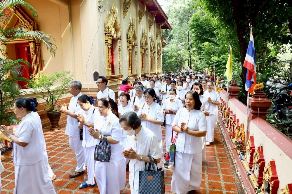 ภาพ No.254951:วันที่ 13 ตุลาคม พ.ศ. 2568 พิธีทอดกฐินสามัคคีทั่วไทย 30,000 วัด โดยคณะศิษยานุศิษย์ บูชาธรรม 81 ปี หลวงพ่อธัมมชโย ณ วัดบางน้ำผึ้งใน อ.พระประแดง จ.สมุทรปราการ