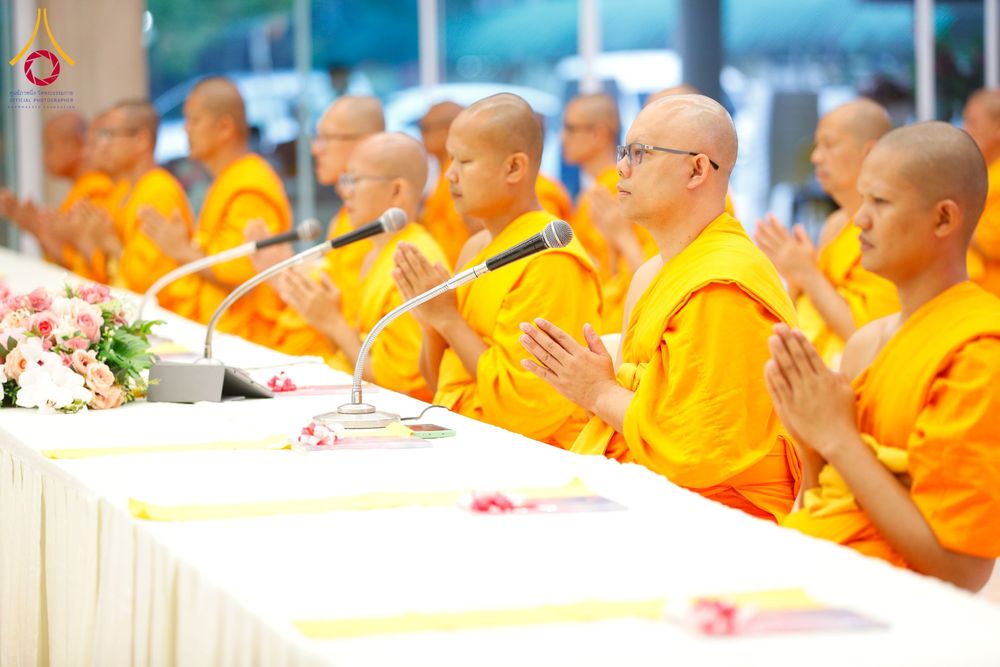 ภาพ No.129205:พิธีถวายภัตตาหารเป็นสังฆทาน แด่คณะพระธรรมยาตราฯ ในโครงการธรรมยาตราอัญเชิญพระบรมสารีริกธาตุ  ประดิษฐาน ณ มหารัตนเจดีย์สิริปทุมสวรรค์ อ.บางกล่ำ จ.สงขลา วันที่ 11 มีนาคม พ.ศ. 2567