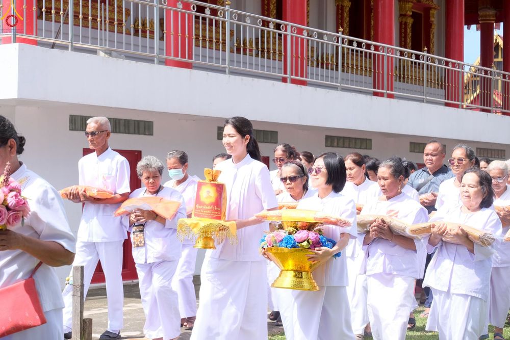 ภาพ No.270483:วันที่ 23 ตุลาคม พ.ศ. 2568 พิธีทอดกฐินสามัคคีทั่วไทย ณ วัดสำโรง ต.สำโรงใหม่ อ.ละหานทราย จ.บุรีรัมย์ โดยคณะศิษยานุศิษย์ บูชาธรรม 81 ปี หลวงพ่อธัมมชโย