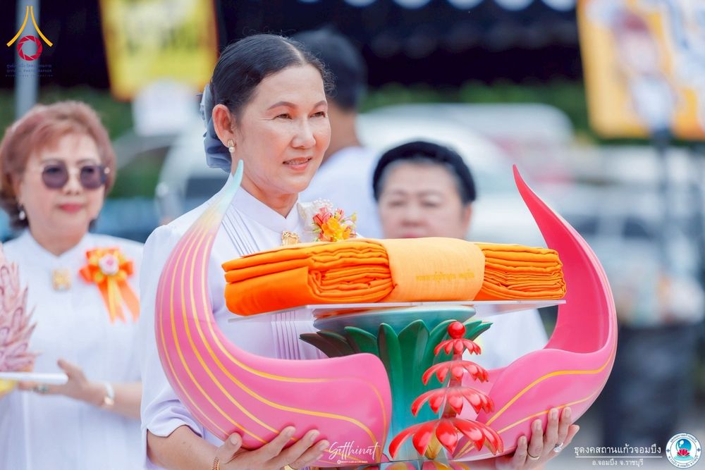 ภาพ No.273951:วันที่ 10 ตุลาคม พ.ศ.2568  พิธีทอดกฐินธุดงค์คสถานแก้วจอมบึง จ.ราชบุรี บูชาธรรม 81 ปี หลวงพ่อธัมมชโย