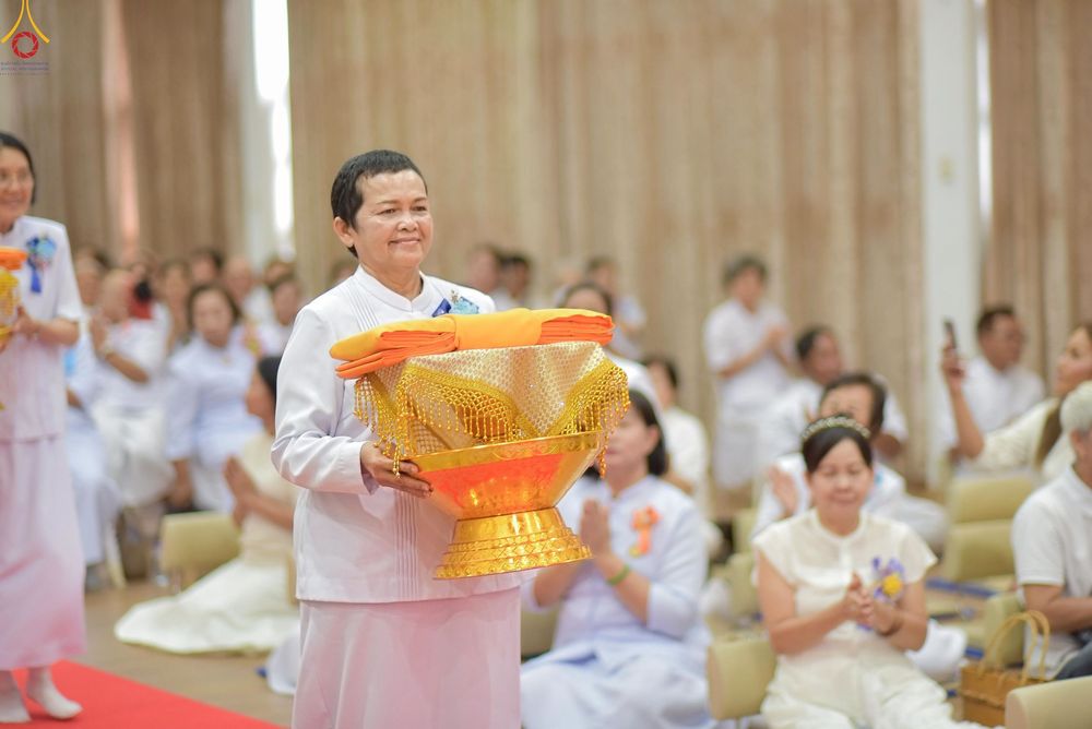 ภาพ No.270424:วันอาทิตย์ที่ 19 ตุลาคม พ.ศ. 2568 พิธีทอดกฐินสามัคคี , พิธีสมโภชพระประธาน อัญเชิญพระบรมสารีริกธาตุบรรจุ ในเกศและประดิษฐานจักรแก้ว ในแผ่นฌานองค์พระประธาน ณ ศูนย์ปฏิบัติธรรมเขาคิชฌกูฏ จ.จันทบุรี