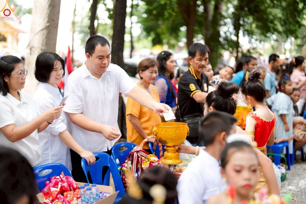 ภาพ No.250746:วันพุธที่ 8 ตุลาคม พ.ศ. 2568 พิธีทอดกฐินสามัคคีทั่วไทย 30,000 วัด โดยคณะศิษยานุศิษย์ บูชาธรรม 81 ปี หลวงพ่อธัมมชโย ณ วัดหนองโพธิ์ อ.กำแพงแสน จ.นครปฐม