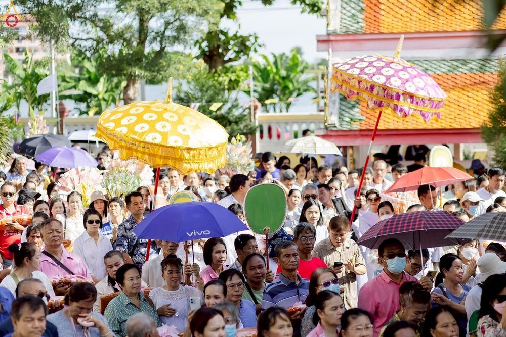 ภาพ No.260135:วันที่ 19 ตุลาคม พ.ศ. 2568 พิธีทอดกฐินสามัคคีทั่วไทย 30,000 วัด โดยคณะศิษยานุศิษย์ บูชาธรรม 81 ปี หลวงพ่อธัมมชโย ณ วัดราษฎร์นิมิตศรัทธาธรรม(หนองปรือ) อ.บางพลี จ.สมุทรปราการ