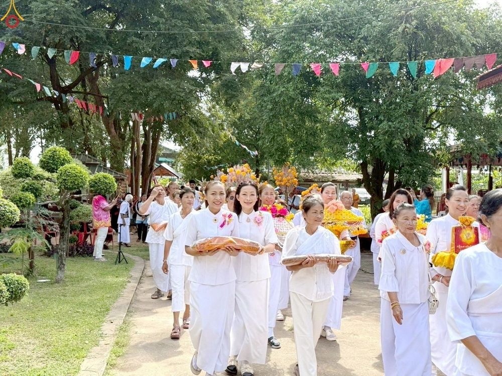 ภาพ No.270112:วันที่ 26 ตุลาคม พ.ศ. 2568 พิธีทอดกฐินสามัคคีทั่วไทย ณ วัดสระเกษ ต.หนองแวง อ.สมเด็จ จ.กาฬสินธุ์ โดยคณะศิษยานุศิษย์ บูชาธรรม 81 ปี หลวงพ่อธัมมชโย