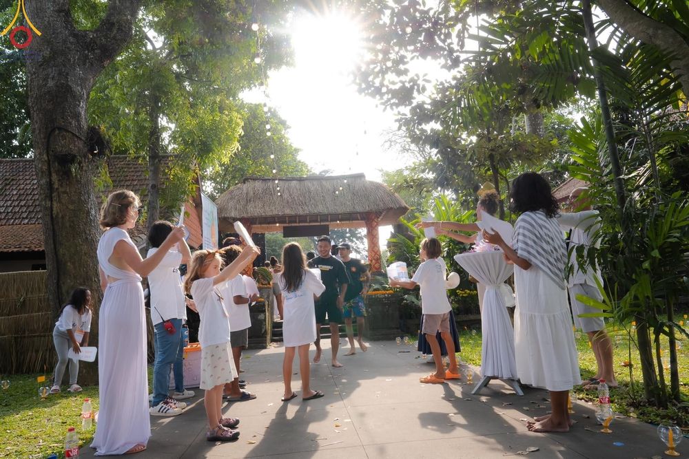 ภาพ No.156337:วัดพุทธบาหลีและวัดพระธรรมกาย จัดปฏิบัติธรรมนานาชาติ 1,151 คนจาก 78 ประเทศ ใน "วันสันติภาพสากล" ณ บาหลี อินโดนีเซีย วันเสาร์ที่ 21 กันยายน พ.ศ. 2567 เวลา 16.00-21.00 น. ณ พิพิธภัณฑ์ ARMA เมืองอูบุด จังหวัดบาหลี ประเทศอินโดนีเซีย