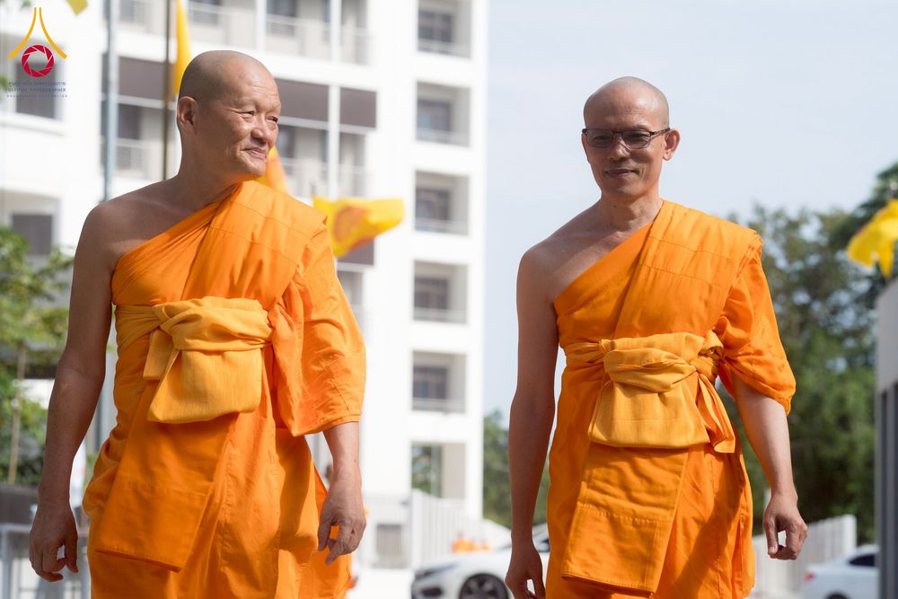 ภาพ No.233100:วันที่ 11 กรกฏาคม พ.ศ. 2568 พิธีอธิษฐานพรรษา ของคณะสงฆ์ ณ โบสถ์พระไตรปิฎก วัดพระธรรมกาย ต.คลองสาม อ.คลองหลวง จ.ปทุมธานี