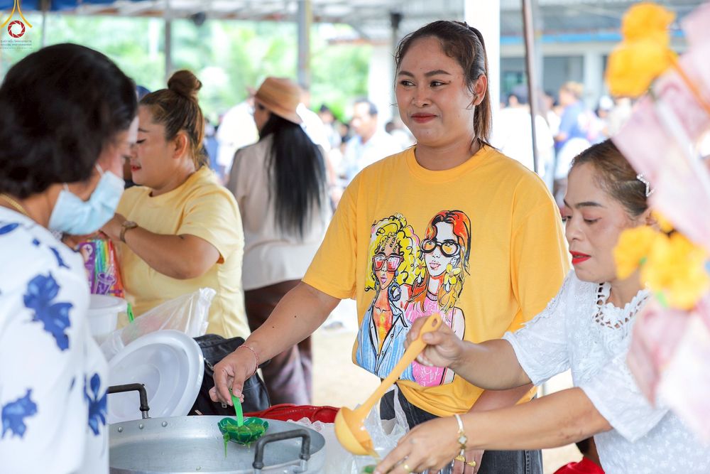 ภาพ No.258199:วันที่ 18 ตุลาคม พ.ศ. 2568 พิธีทอดกฐินสามัคคีทั่วไทย 30,000 วัด โดยคณะศิษยานุศิษย์ บูชาธรรม 81 ปี หลวงพ่อธัมมชโย ณ วัดนอก จ.สุราษฎร์ธานี