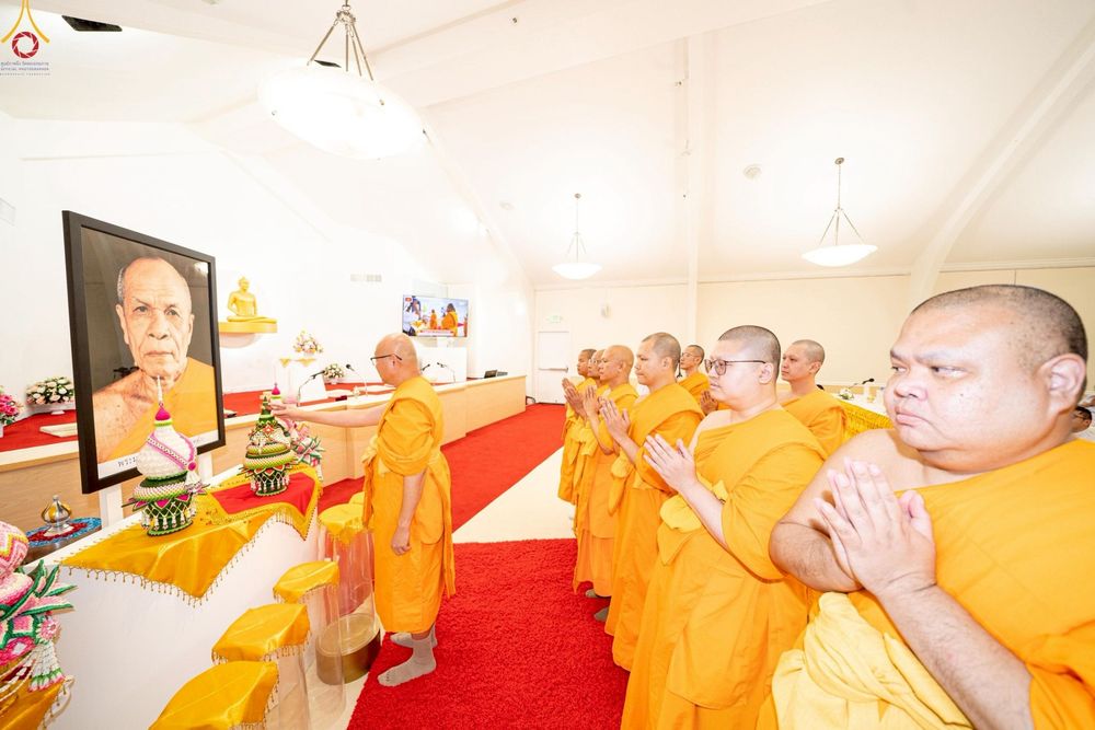 ภาพ No.251997:วันที่ 9 ตุลาคม พ.ศ. 2568 วัดพระธรรมกายซีลีคอนวัลเลย์ Dhammakaya Meditation Center Silicon Vally  เมืองมอแกนฮิลล์ รัฐเคลิฟอร์เนีย สหรัฐอเมริกา  ได้จัดงาน วันคล้ายวันเกิดด้วยรูปกายเนื้อ  พระมงคลเทพมุนี ครบ 141 ปี โดยมีกำหนดการช่วงเย็น พิธีมุทิตาสักการะพระ