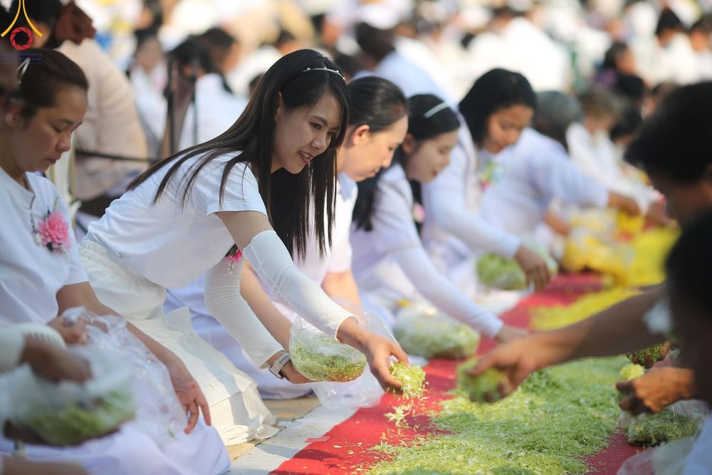 ภาพ No.190570:พิธีต้อนรับพระธรรมยาตรา ณ อนุสรณ์สถาน สถานที่ตั้งมโนปณิธานบวชตลอดชีวิต อนุสรณ์สถานคลองบางนางแท่น อ.สามพราน จ.นครปฐม ในโครงการธรรมยาตรา กตัญญูบูชา มหาปูชนียาจารย์ พระมงคลเทพมุนี(สด จนฺทสโร) พระผู้ปราบมาร อนุสรณ์สถาน 7 แห่ง ปีที่ 13 วันที่ 7 ม.ค.2568