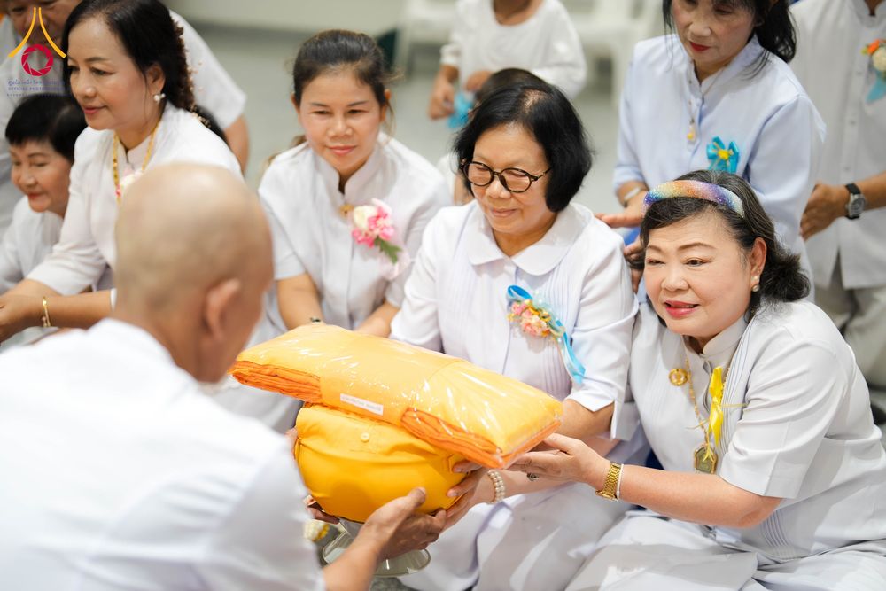 ภาพ No.341304:วันอาทิตย์ที่ 26 กรกฎาคม พ.ศ. 2569 ​โครงการอุปสมบทหมู่บูชาธรรมมหาปูชนียาจารย์ รุ่นที่ ๑ วัดกลางธนรินทร์ ต.บ้านแป้ง อ.พรหมบุรี จ.สิงห์บุรี