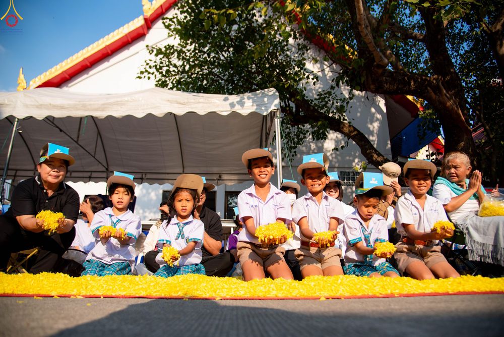 ภาพ No.294985:วันที่ 14 มกราคม พ.ศ. 2569 พิธีต้อนรับพระธรรมยาตรา อนุสรณ์สถานลำดับที่ 4  สถานที่เกิดด้วยกายธรรม ณ วัดโบสถ์บน ต.บางคูเวียง จ.นนทบุรี ในโครงการธรรมยาตรา กตัญญูบูชา มหาปูชนียาจารย์ พระมงคลเทพมุนี(สด จนฺทสโร) พระผู้ปราบมาร อนุสรณ์สถาน 7 แห่ง ปีที่ 14