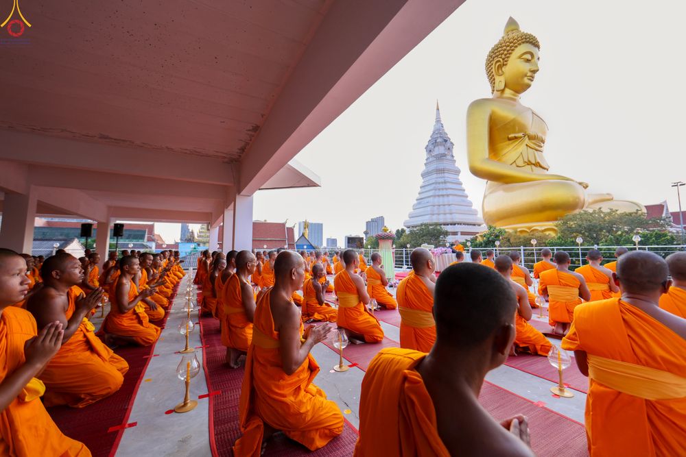 ภาพ No.302836:วันที่ 24 มกราคม พ.ศ. 2569 พิธีจุดประทีปธรรมถวายเป็นพุทธบูชา  และบูชาธรรมมหาปูชนียาจารย์  ณ อาคารธรรมยาตรา กตัญญูบูชามหาปูชนียาจารย์  ตรงข้ามวัดปากน้ำภาษีเจริญ จ.กรุงเทพมหานคร ในโครงการธรรมยาตรา กตัญญูบูชา มหาปูชนียาจารย์ พระมงคลเทพมุนี(สด จนฺทสโร) พระผู