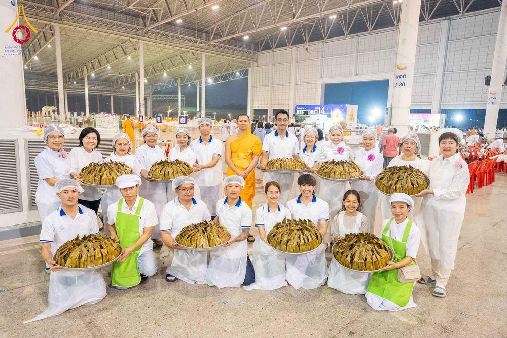 ภาพ No.306845:วันที่ 31 มกราคม พ.ศ. 2569 พิธีถวายภัตตาหารเป็นสังฆทาน แด่พระธรรมยาตรา ณ วัดพระธรรมกาย  จังหวัดปทุมธานี ในโครงการธรรมยาตรา กตัญญูบูชา มหาปูชนียาจารย์ พระมงคลเทพมุนี(สด จนฺทสโร) พระผู้ปราบมาร อนุสรณ์สถาน 7 แห่ง ปีที่ 14
