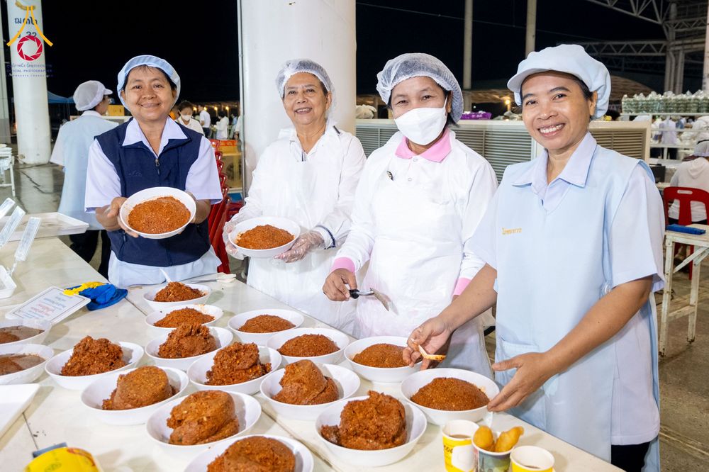 ภาพ No.303982:วันที่ 28 มกราคม พ.ศ. 2569 พิธีถวายภัตตาหารเป็นสังฆทาน แด่พระธรรมยาตรา ณ วัดพระธรรมกาย  จังหวัดปทุมธานี ในโครงการธรรมยาตรา กตัญญูบูชา มหาปูชนียาจารย์ พระมงคลเทพมุนี(สด จนฺทสโร) พระผู้ปราบมาร อนุสรณ์สถาน 7 แห่ง ปีที่ 14