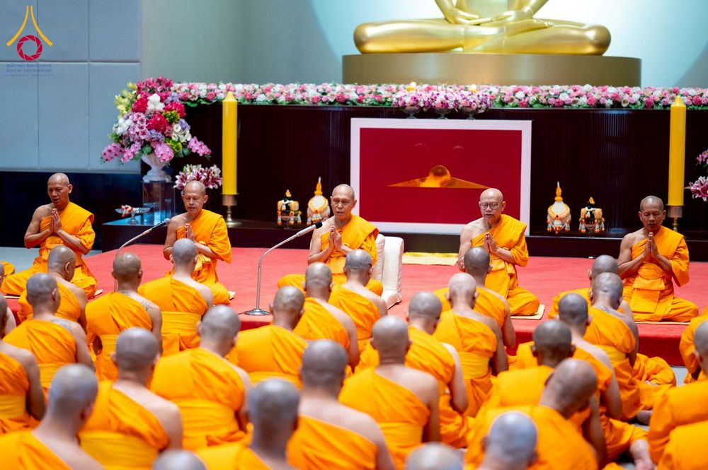 ภาพ No.277766:วันเสาร์ที่ 6 ธันวาคม พ.ศ. 2568 พิธีบรรพชาอุปสมบทและพิธีถวายบาตร โครงการอุปสมบทบูชาธรรมมหาปูชนียาจารย์ ประจำปี พ.ศ.2568 โครงการบวชพระนานาชาติ AEC และ WAB รุ่น CEO (นักบริหาร) รุ่นที่ 5 ณ มหาธรรมกายเจดีย์ วัดพระธรรมกาย