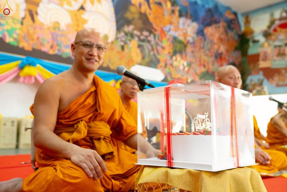 ภาพ No.286096:วันที่ 11 ตุลาคม พ.ศ. 2568 พิธีทอดกฐินสามัคคีทั่วไทย 30,000 วัด โดยคณะศิษยานุศิษย์ บูชาธรรม 81 ปี หลวงพ่อธัมมชโย ณ วัดโบสถ์บน ต.บางคูเวียง อ.บางกรวย จ.นนทบุรี