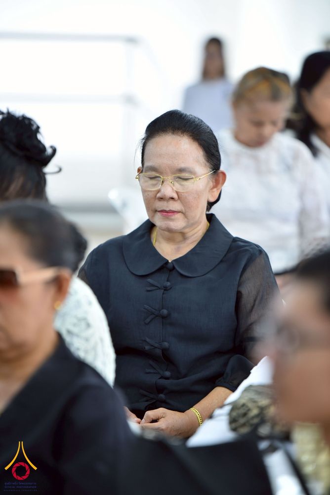 ภาพ No.267598:วันที่ 7 พฤศจิกายน พ.ศ. 2568 พสกนิกรอำเภอคลองหลวง รวมใจบำเพ็ญกุศลปัณรสมวาร (15 วัน) อุทิศถวายเป็นพระราชกุศลแด่ “สมเด็จพระพันปีหลวง” ณ วัดพระธรรมกาย